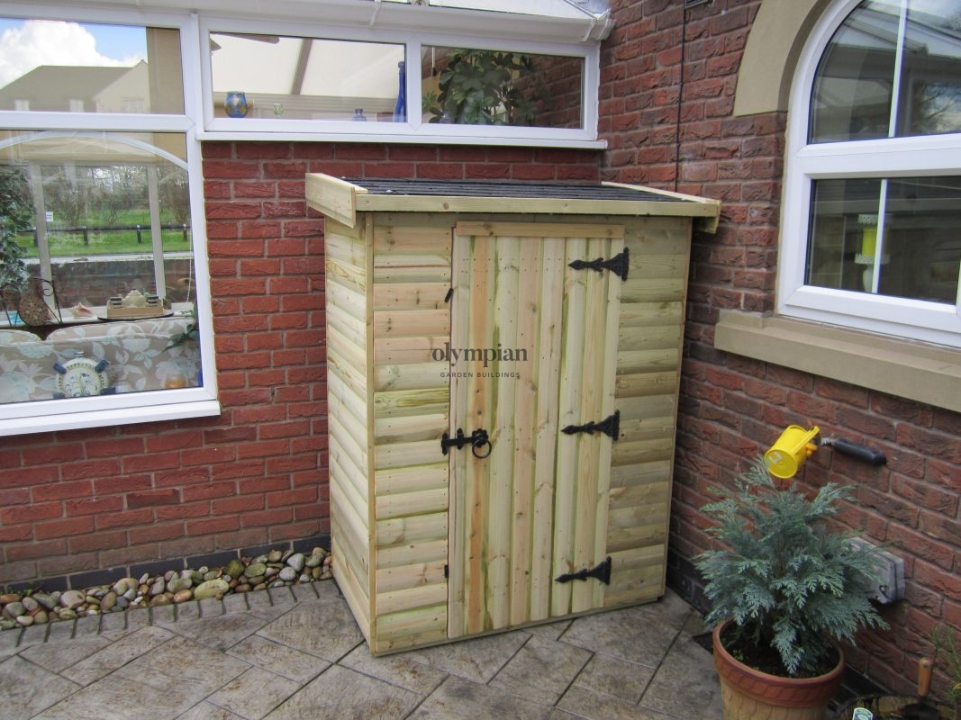 Lean-To Storage Shed with felt shingles