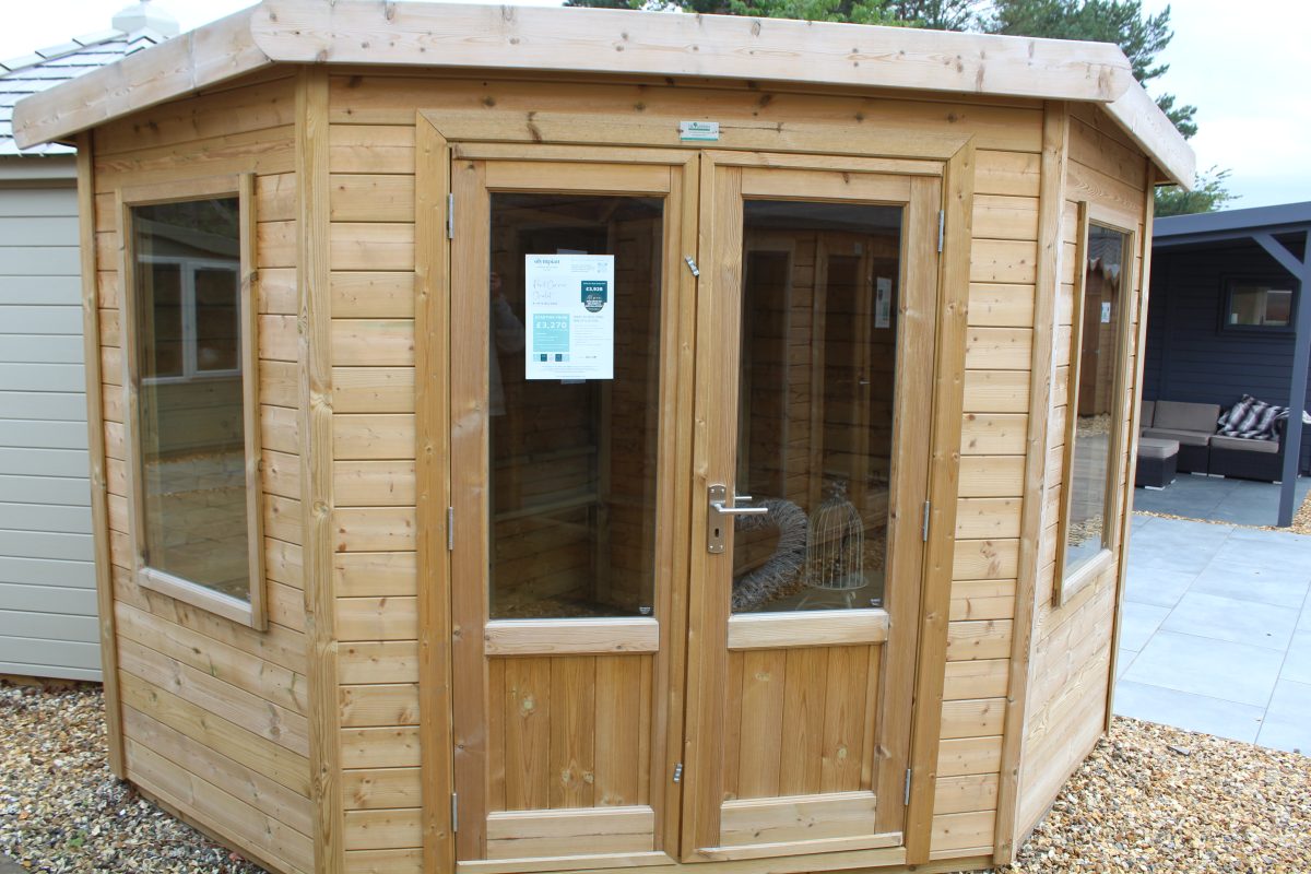 8′ x 8′ Pent Corner Chalet